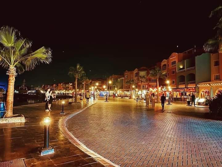 Hurghada Night City Tour with Dinner 